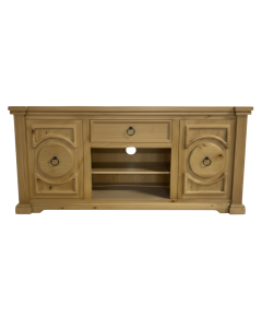 BUNGALOW FIREPLACE/TV